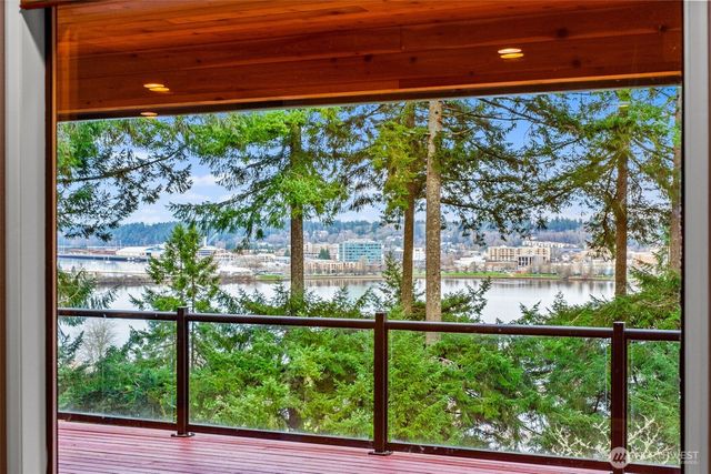 1406 Evergreen Park Lane SW, Olympia, WA 98502