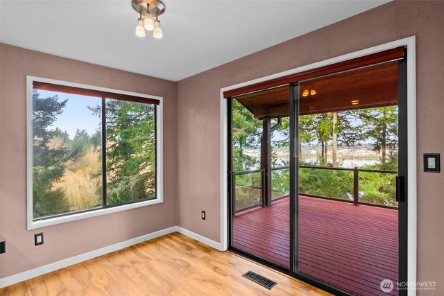 1406 Evergreen Park Lane SW, Olympia, WA 98502