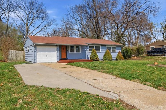 1204 NE 62nd Street, Gladstone, MO 64118