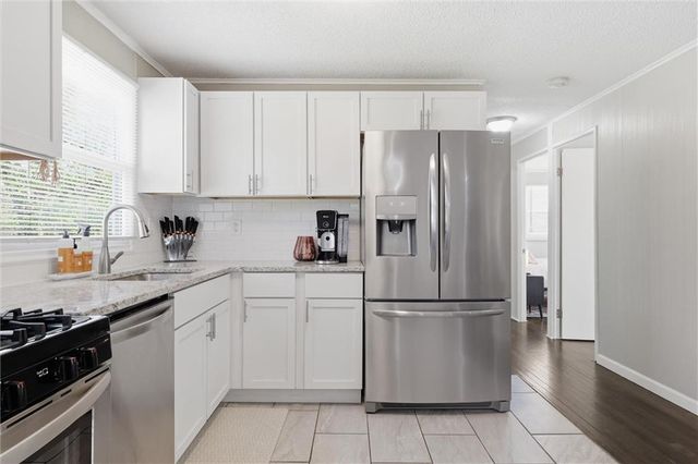 1204 NE 62nd Street, Gladstone, MO 64118