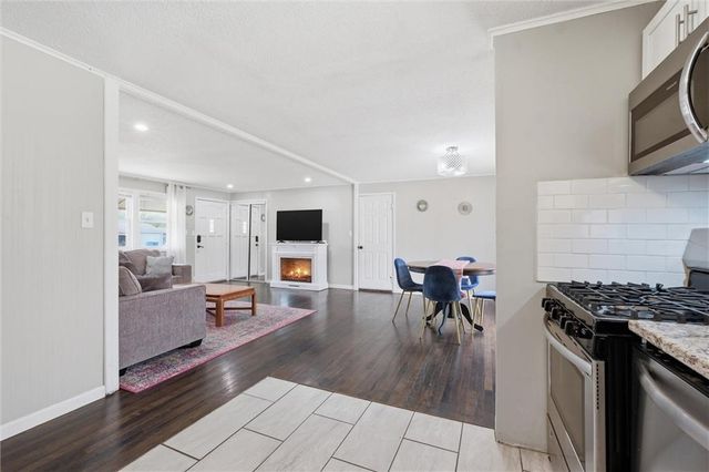 1204 NE 62nd Street, Gladstone, MO 64118