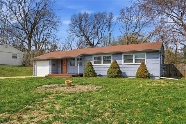 1204 NE 62nd Street, Gladstone, MO 64118