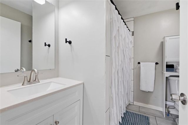 1204 NE 62nd Street, Gladstone, MO 64118