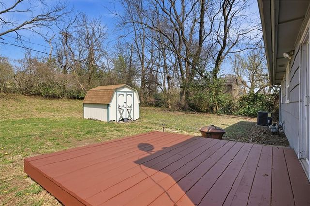 1204 NE 62nd Street, Gladstone, MO 64118