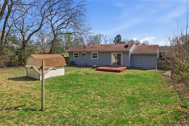 1204 NE 62nd Street, Gladstone, MO 64118