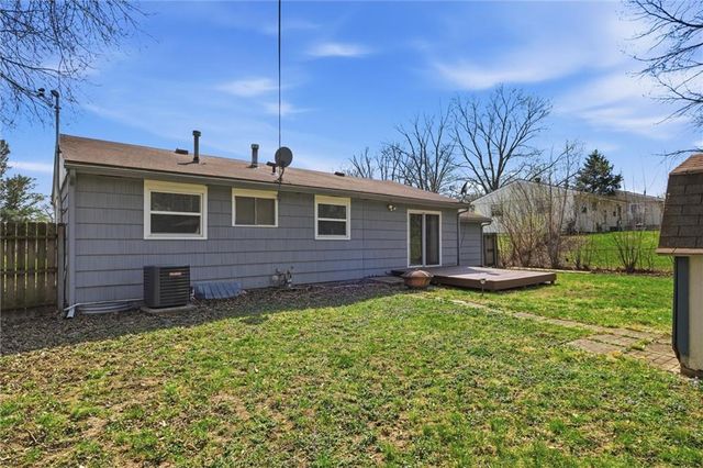 1204 NE 62nd Street, Gladstone, MO 64118