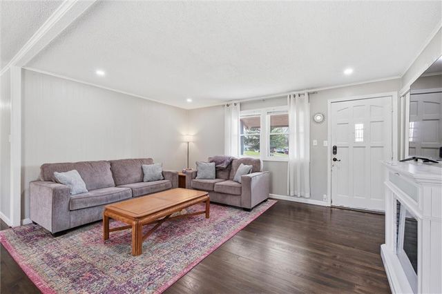 1204 NE 62nd Street, Gladstone, MO 64118