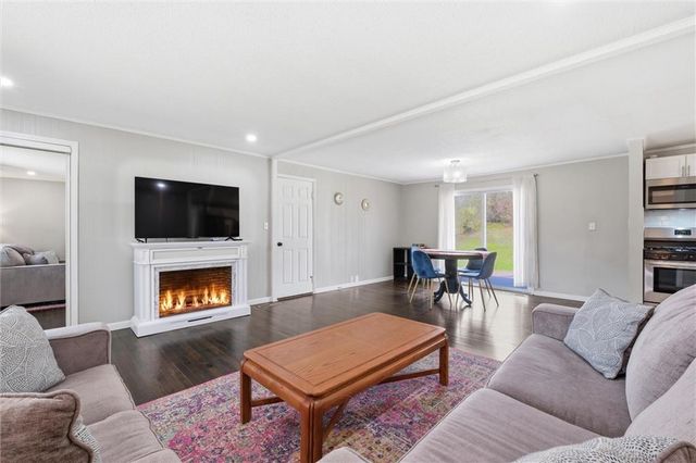 1204 NE 62nd Street, Gladstone, MO 64118