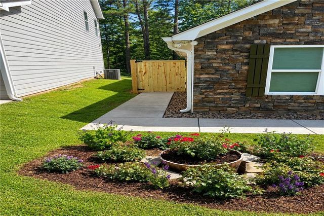 61 Hood Park Court, Jasper, GA 30143