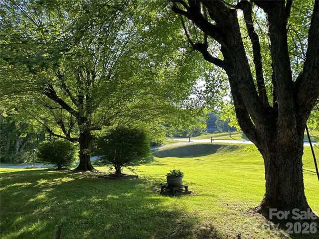 21 Byrd Lane, Brevard, NC 28712