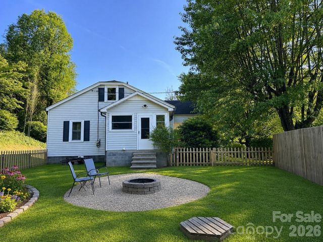 21 Byrd Lane, Brevard, NC 28712