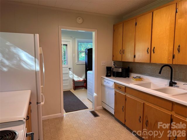 21 Byrd Lane, Brevard, NC 28712