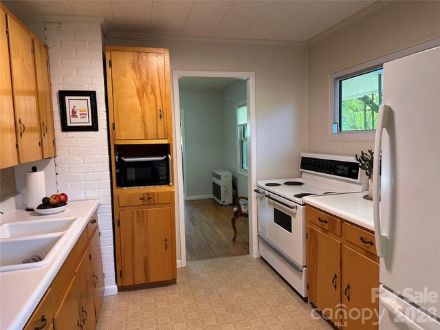 21 Byrd Lane, Brevard, NC 28712