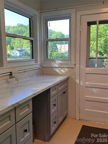 21 Byrd Lane, Brevard, NC 28712