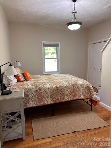 21 Byrd Lane, Brevard, NC 28712