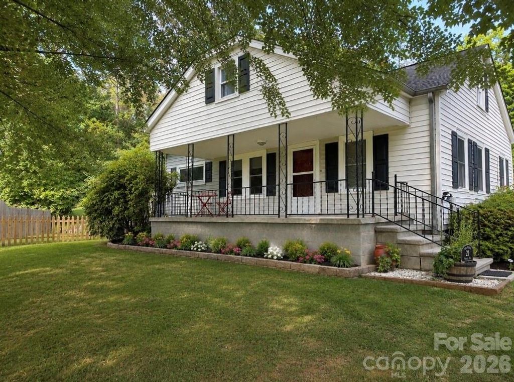 21 Byrd Lane, Brevard, NC 28712
