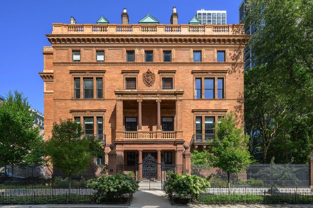 1500 N Astor Street 6, Chicago, IL 60610