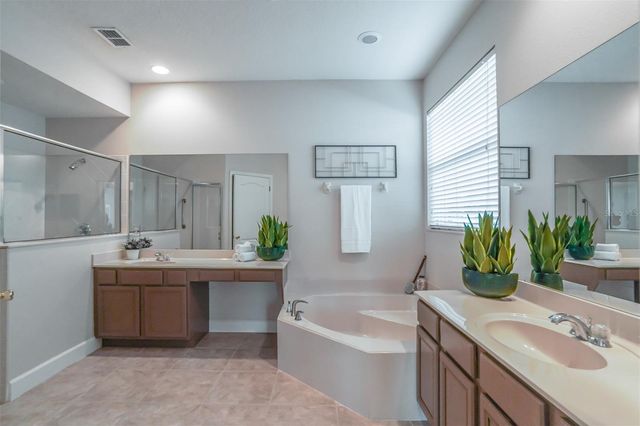 2086 CASCADES COVE DRIVE, Orlando, FL 32820