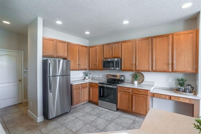 2086 CASCADES COVE DRIVE, Orlando, FL 32820