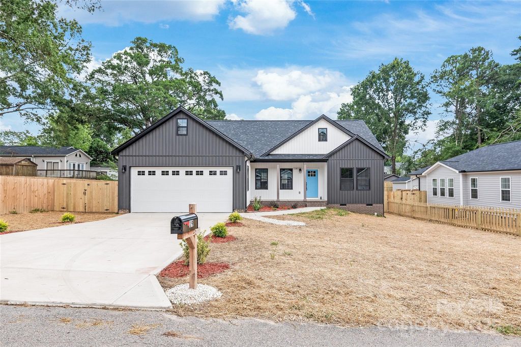 19 Lakewood Court NW, Concord, NC 28027