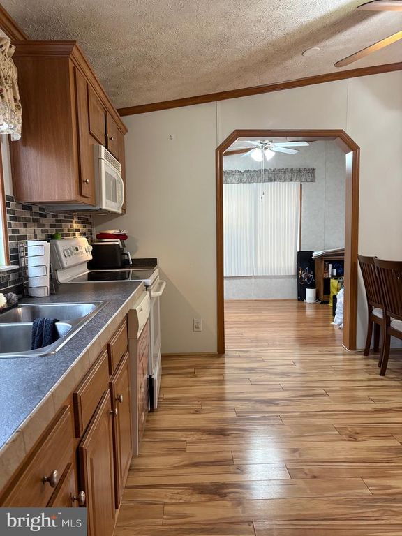 Image 11 of property listing at 3606 WHEELHOUSE RD, Middle River, MD 21220