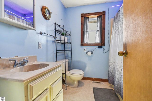 4861 Carpenter Road, Tawas City, MI 48763