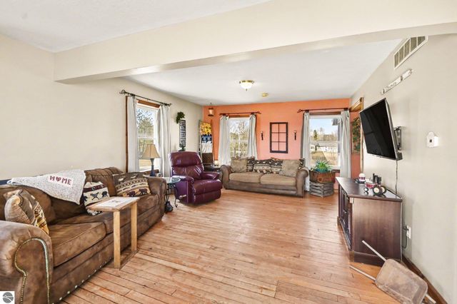 4861 Carpenter Road, Tawas City, MI 48763