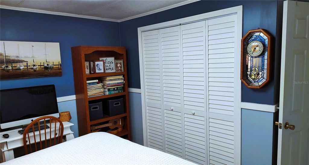 Image 17 of property listing at 714 48TH B AVENUE E, Bradenton, FL 34203