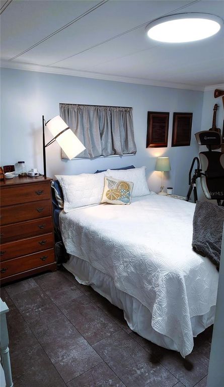 Image 18 of property listing at 714 48TH B AVENUE E, Bradenton, FL 34203