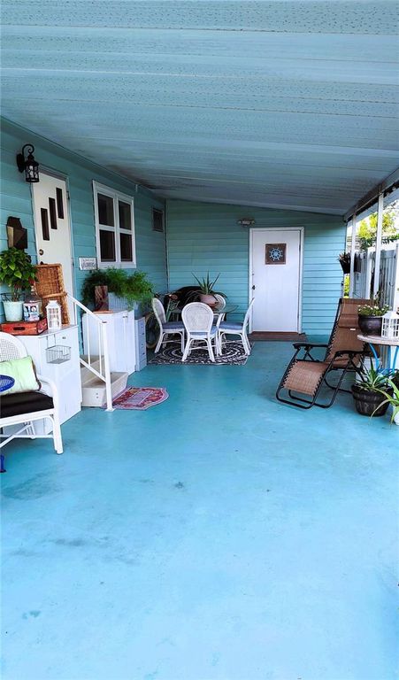 Image 21 of property listing at 714 48TH B AVENUE E, Bradenton, FL 34203