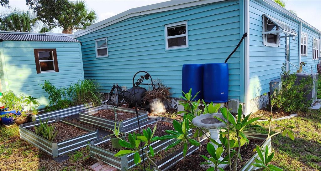 Image 23 of property listing at 714 48TH B AVENUE E, Bradenton, FL 34203