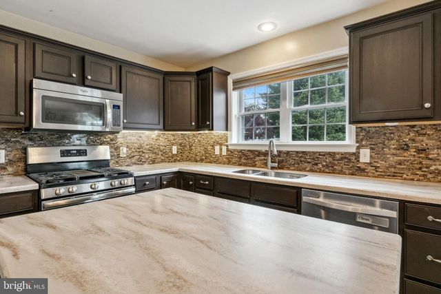 560 NANTUCKET DR, Red Lion, PA 17356
