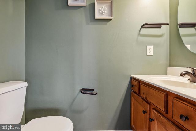 560 NANTUCKET DR, Red Lion, PA 17356