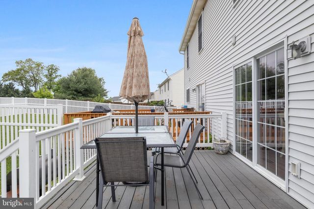 560 NANTUCKET DR, Red Lion, PA 17356
