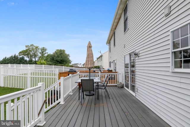 560 NANTUCKET DR, Red Lion, PA 17356