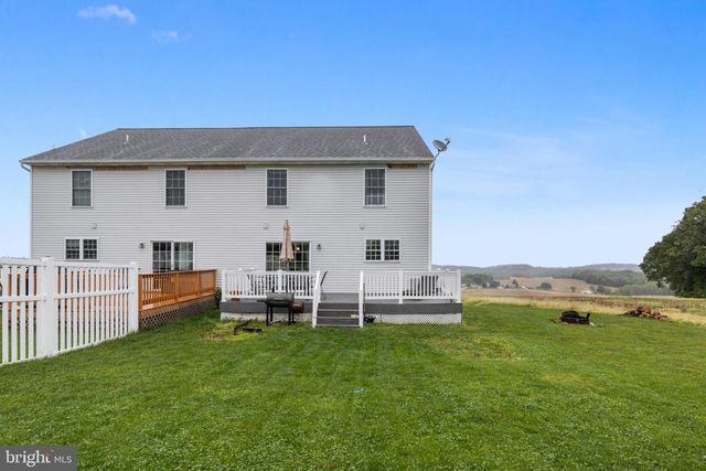 560 NANTUCKET DR, Red Lion, PA 17356