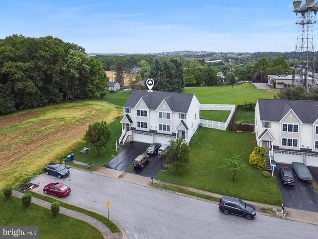 560 NANTUCKET DR, Red Lion, PA 17356