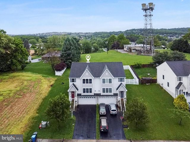 560 NANTUCKET DR, Red Lion, PA 17356