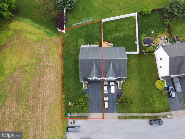 560 NANTUCKET DR, Red Lion, PA 17356