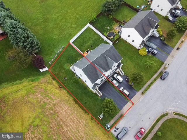 560 NANTUCKET DR, Red Lion, PA 17356