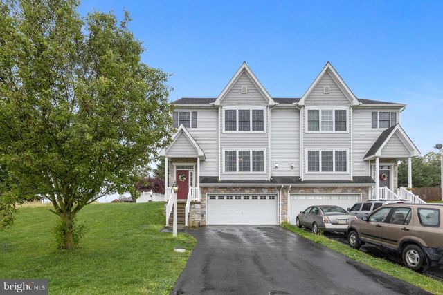560 NANTUCKET DR, Red Lion, PA 17356
