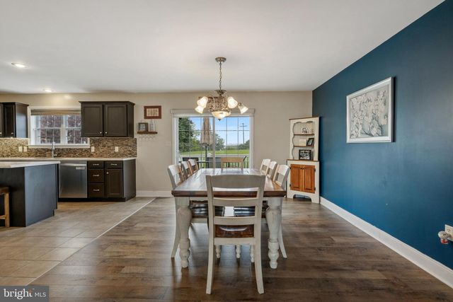 560 NANTUCKET DR, Red Lion, PA 17356