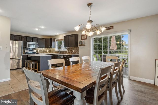560 NANTUCKET DR, Red Lion, PA 17356