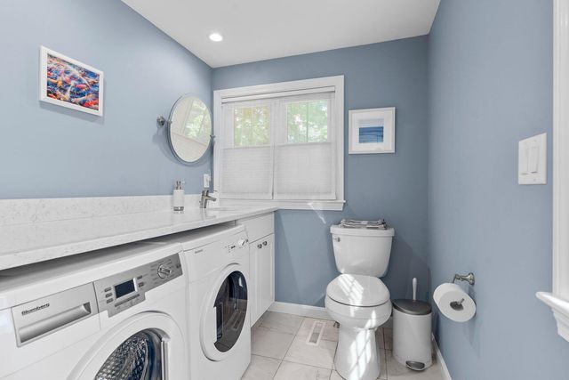 864 W Yarmouth Road, Yarmouth Port, MA 02675
