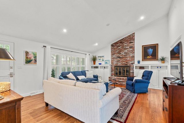 864 W Yarmouth Road, Yarmouth Port, MA 02675