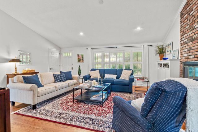 864 W Yarmouth Road, Yarmouth Port, MA 02675
