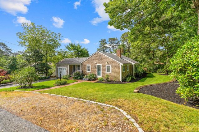 864 W Yarmouth Road, Yarmouth Port, MA 02675