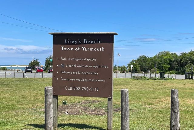 864 W Yarmouth Road, Yarmouth Port, MA 02675