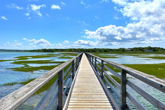 864 W Yarmouth Road, Yarmouth Port, MA 02675