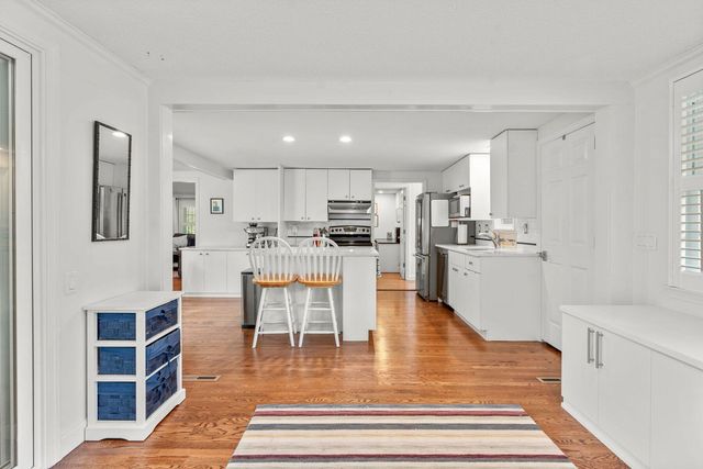 864 W Yarmouth Road, Yarmouth Port, MA 02675